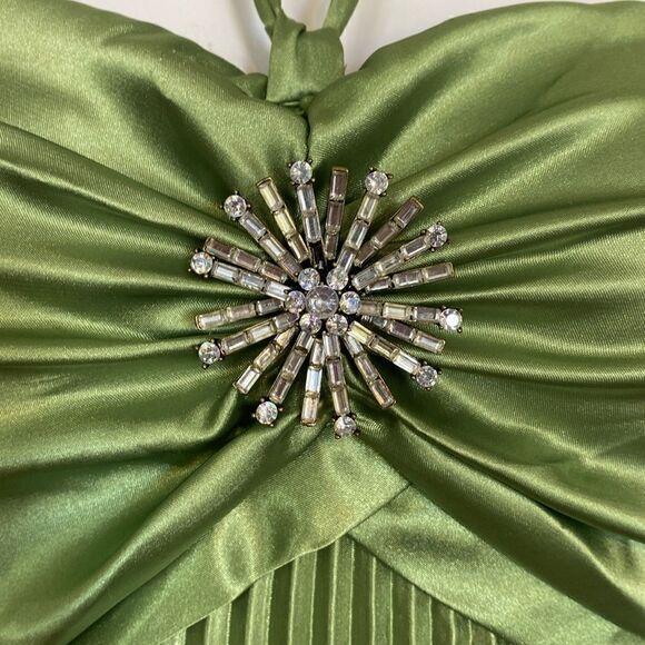 Betsy & Adam Apple Green Pleated Gown Size 2 - Picture 10 of 16